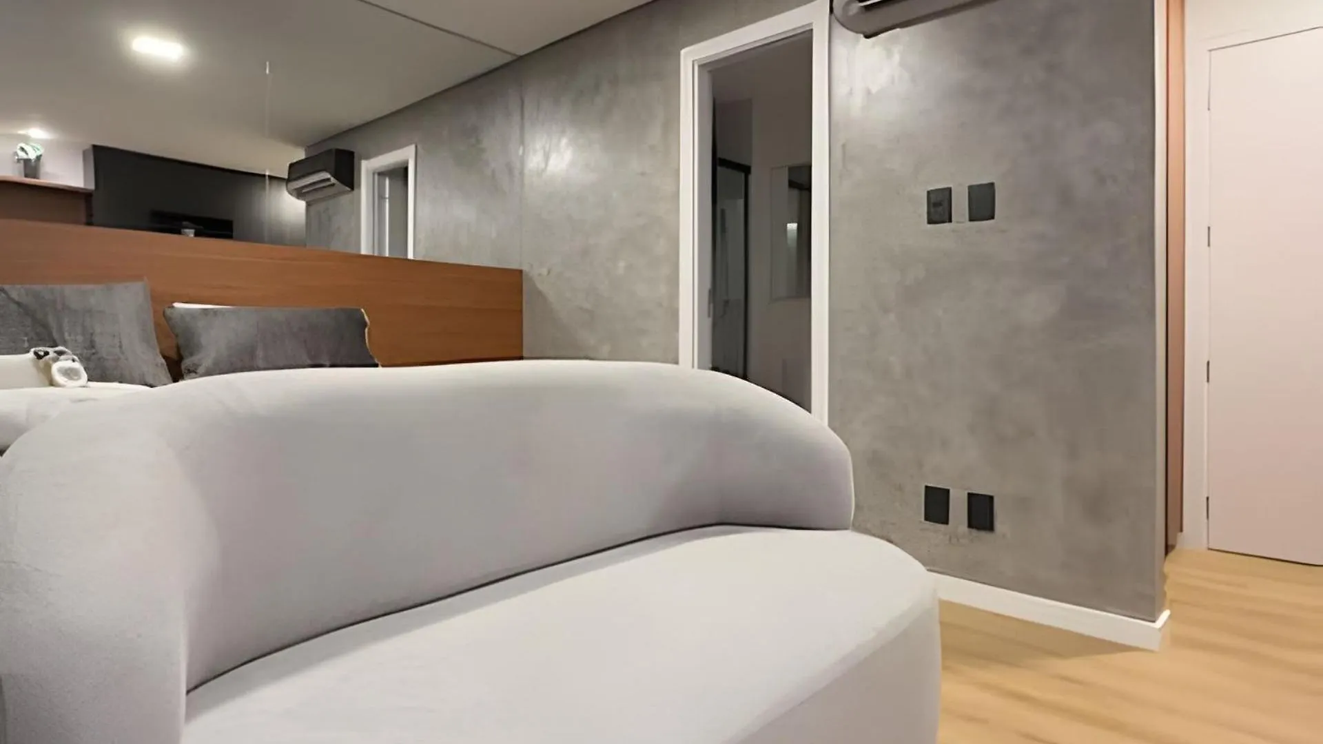 Studio Moderno Com Cama Queen E Piscina Perto Da Oktoberfest! Blumenau Lejlighed