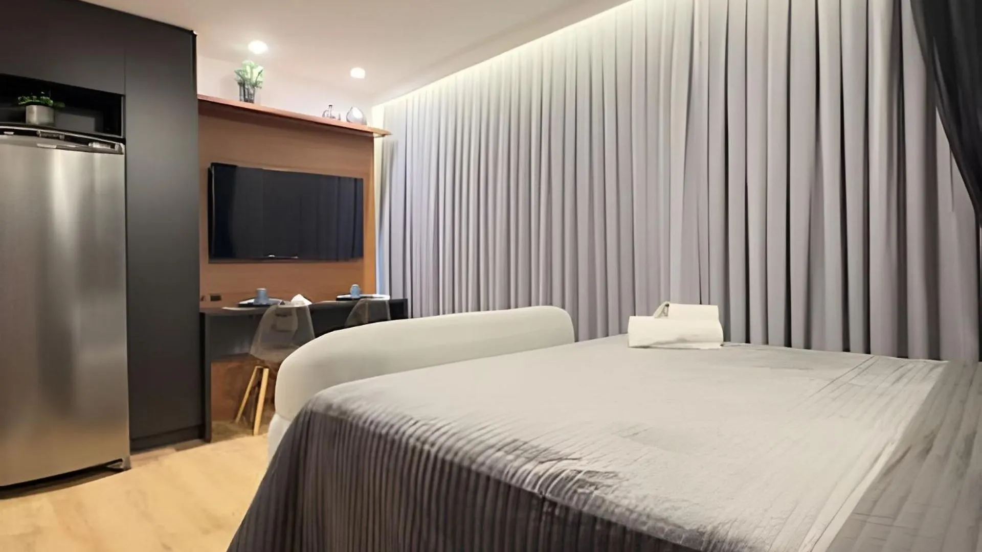Studio Moderno Com Cama Queen E Piscina Perto Da Oktoberfest! Blumenau